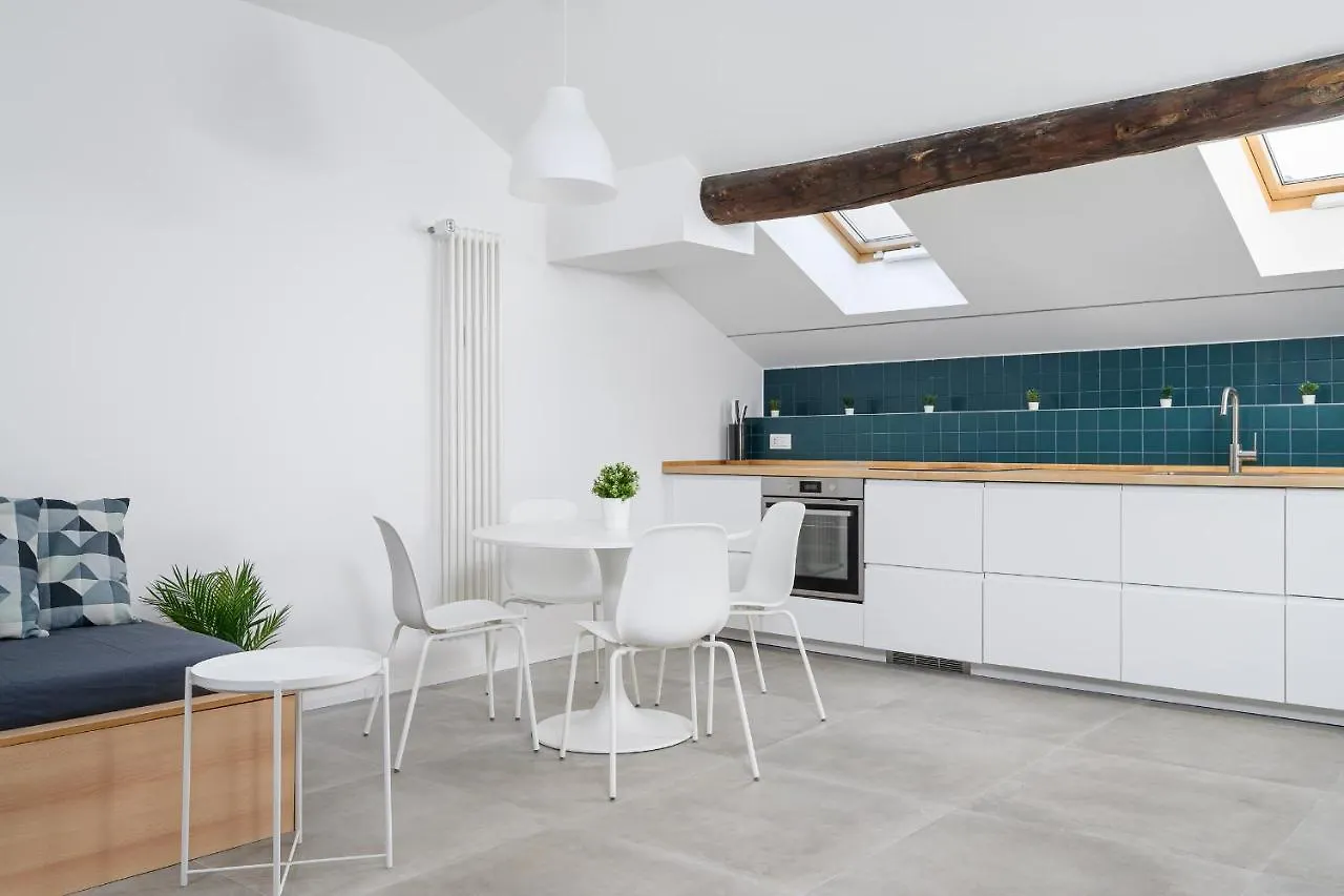 Design Attic Porta Venezia Centrale 65M2 - Self Check-In Milan Apartment