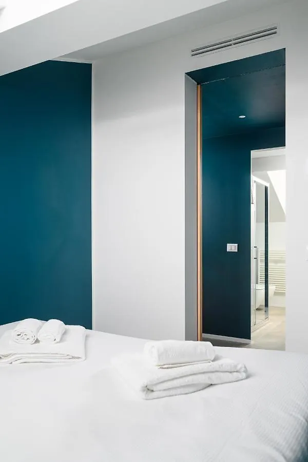 Design Attic Porta Venezia Centrale 65M2 - Self Check-In Milan