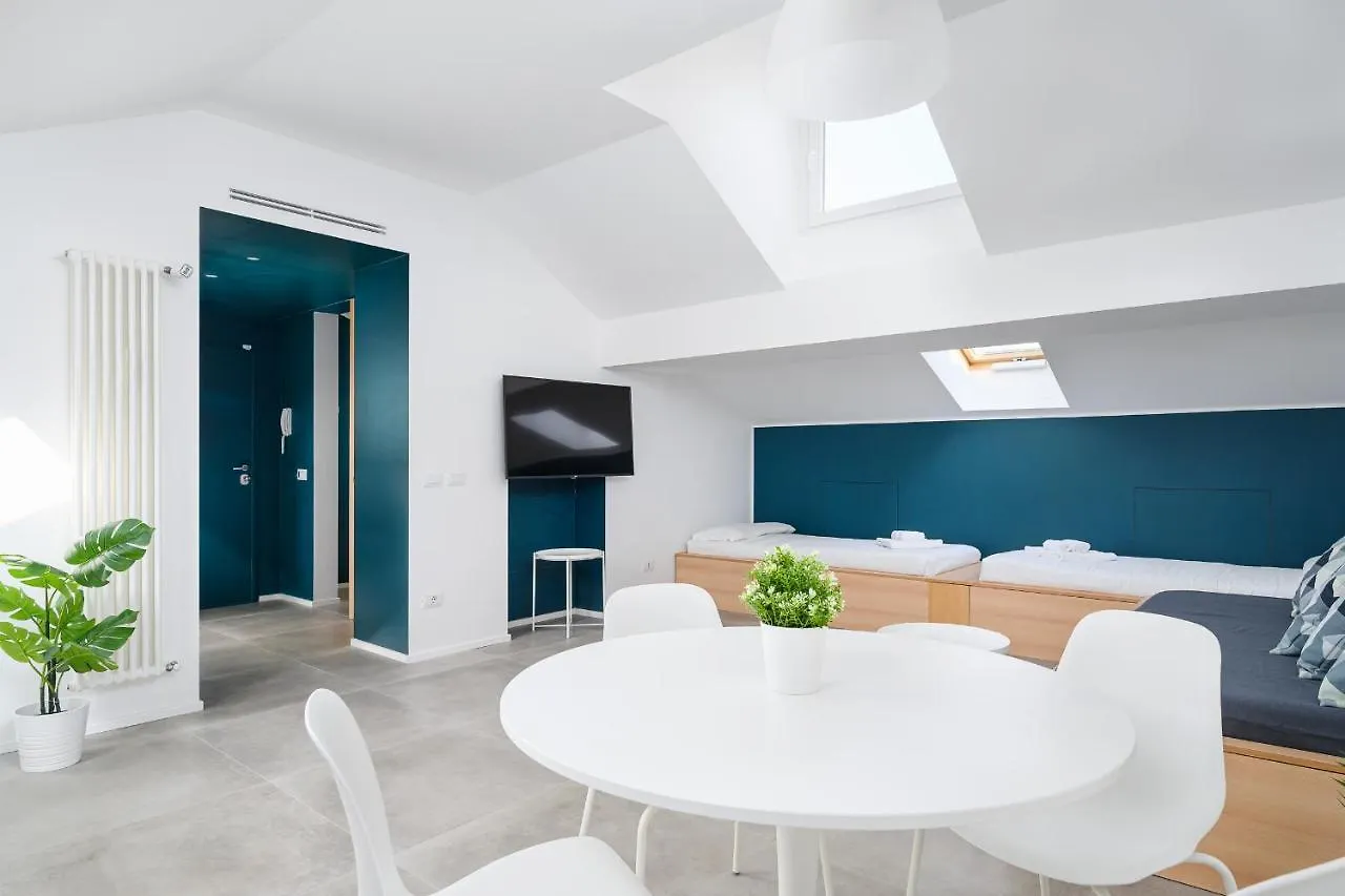 Apartment Design Attic Porta Venezia Centrale 65M2 - Self Check-In Milan