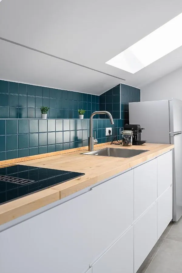Design Attic Porta Venezia Centrale 65M2 - Self Check-In Milan Italy