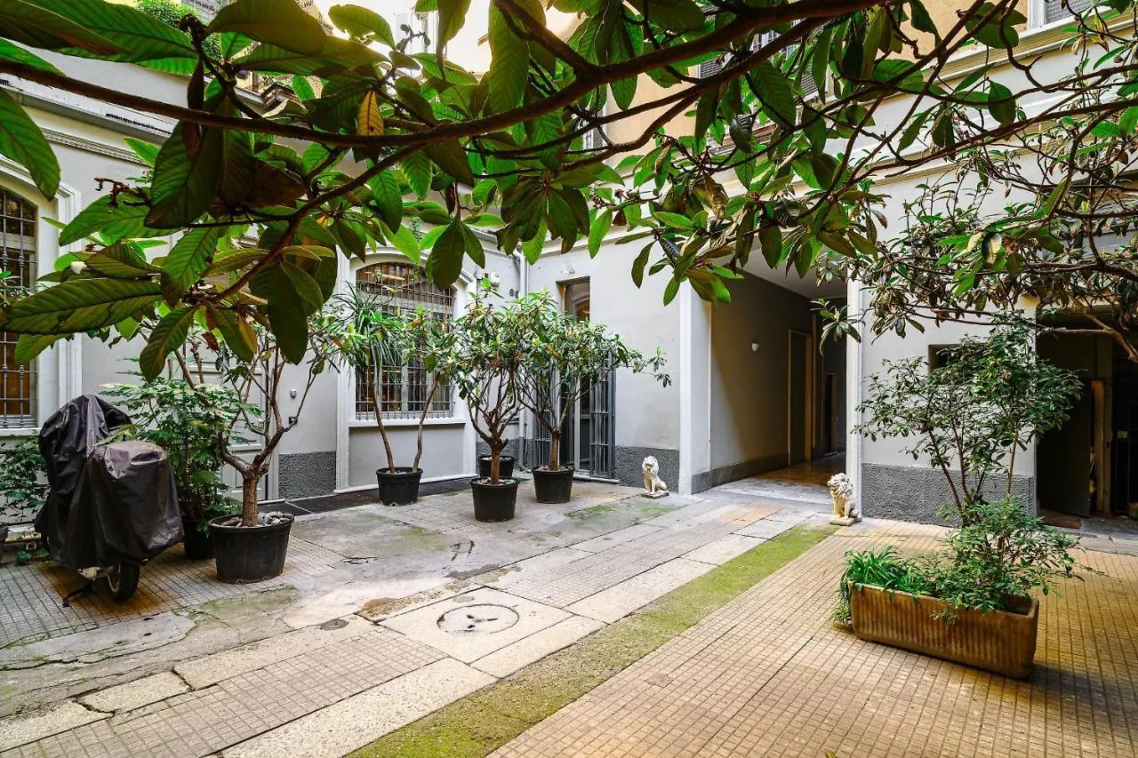 Design Attic Porta Venezia Centrale 65M2 - Self Check-In Apartment Milan